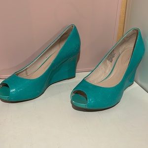 COPY - Rockport Teal Wedges $20